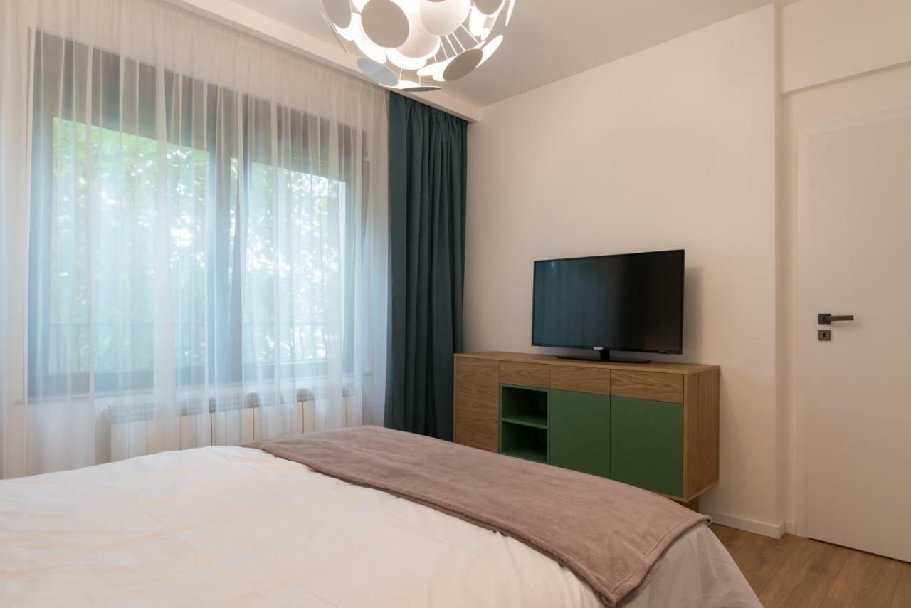 Arbans Elegant Apartment In The City Center บูคาเรสต์ ภายนอก รูปภาพ