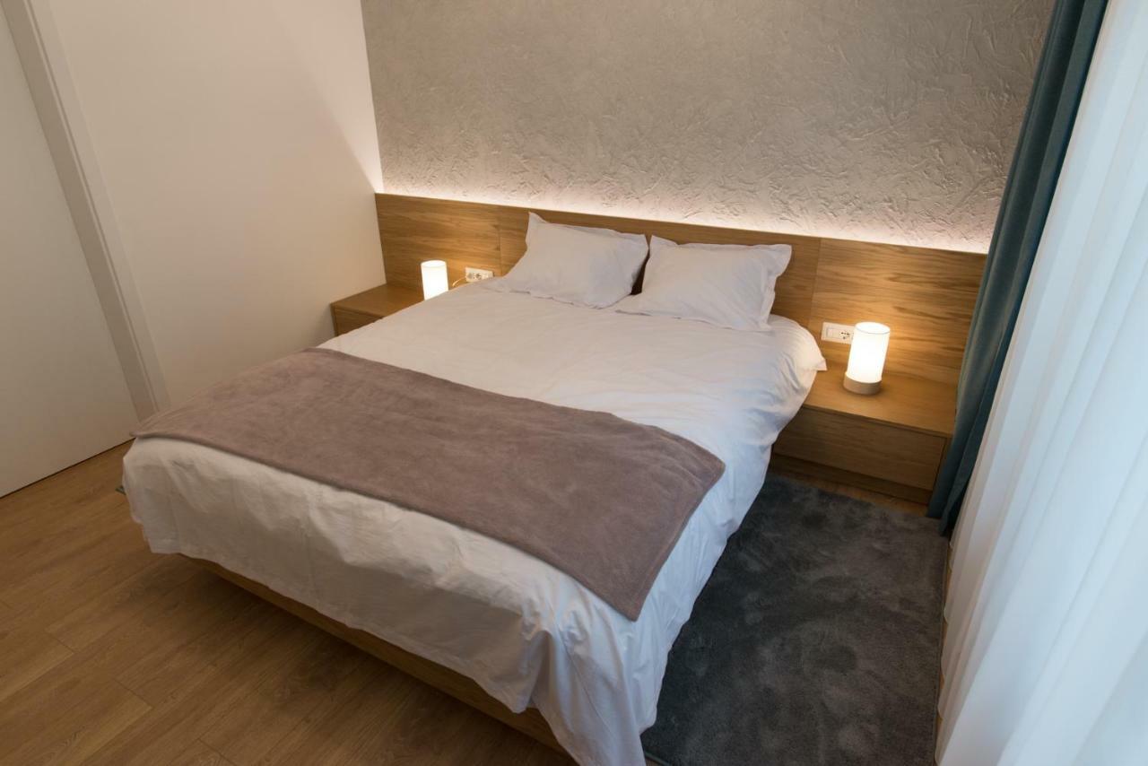 Arbans Elegant Apartment In The City Center บูคาเรสต์ ภายนอก รูปภาพ