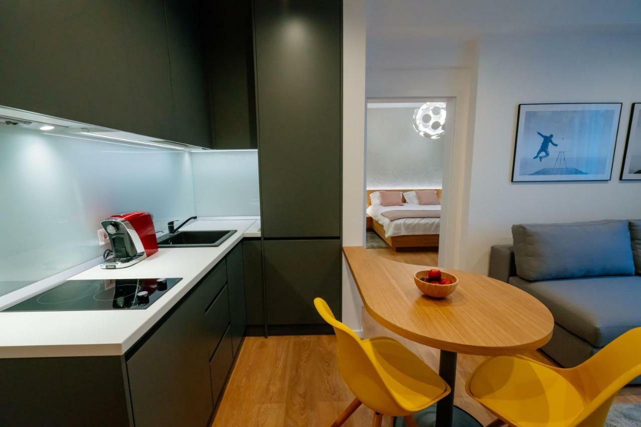 Arbans Elegant Apartment In The City Center บูคาเรสต์ ภายนอก รูปภาพ